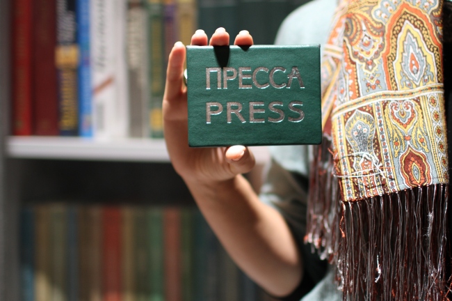 Өлейін деп жатқан адамнан сұхбат алған журналист әлемді дүр сілкіндірді (видео, 18+)