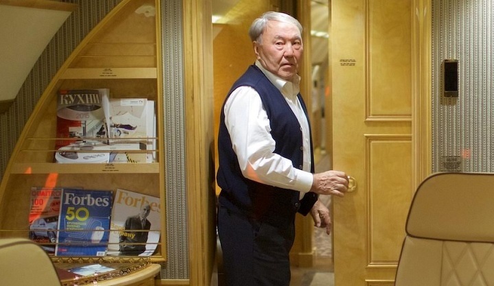 Назарбаев: Жақсы өмір сүру үшін университетті бітіру міндетті емес