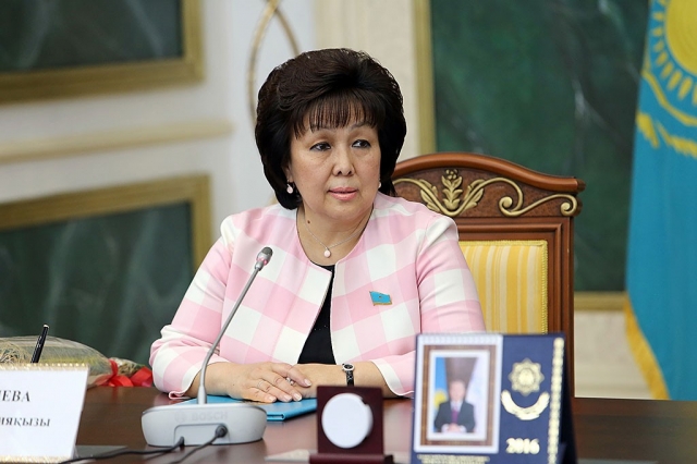 Депутат Зағипа Балиева тағы да бес бала асырап алмақшы