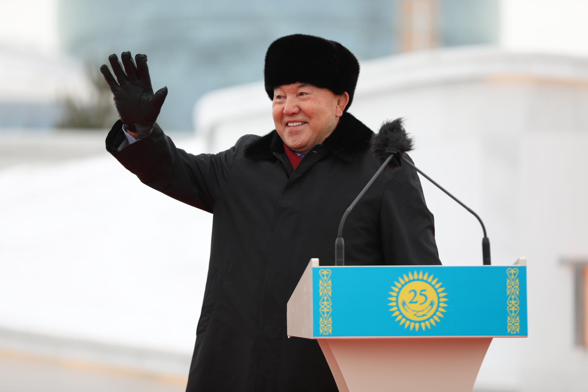 Назарбаев Тәуелсiздiктiң 25 жылдығына арналған жаңа монументті ашты (фото)