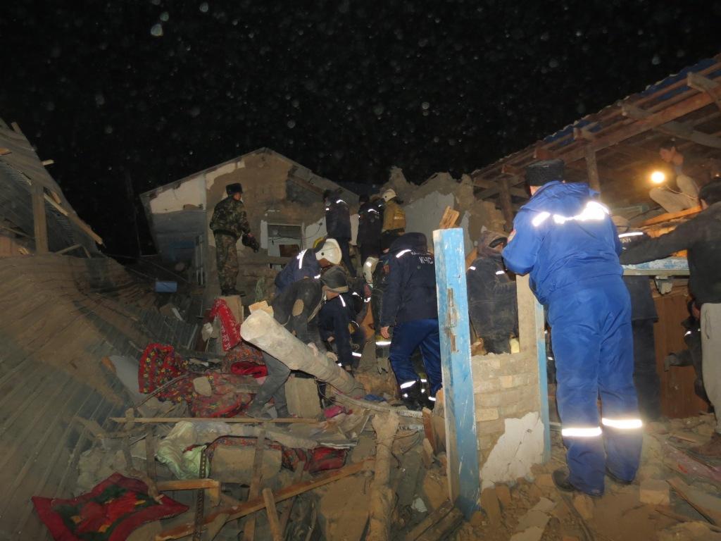 Шымкентте 2 қабатты тұрғын үй опырылып, бір адам қаза тапты (фото)