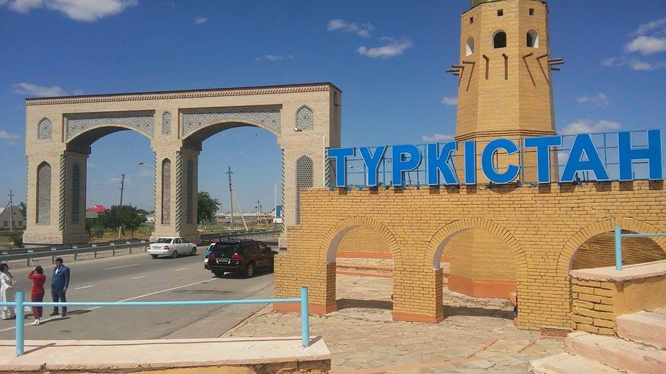 Журналист: Түркістандай жәдігер қала жезөкшелер үйіне айналып барады