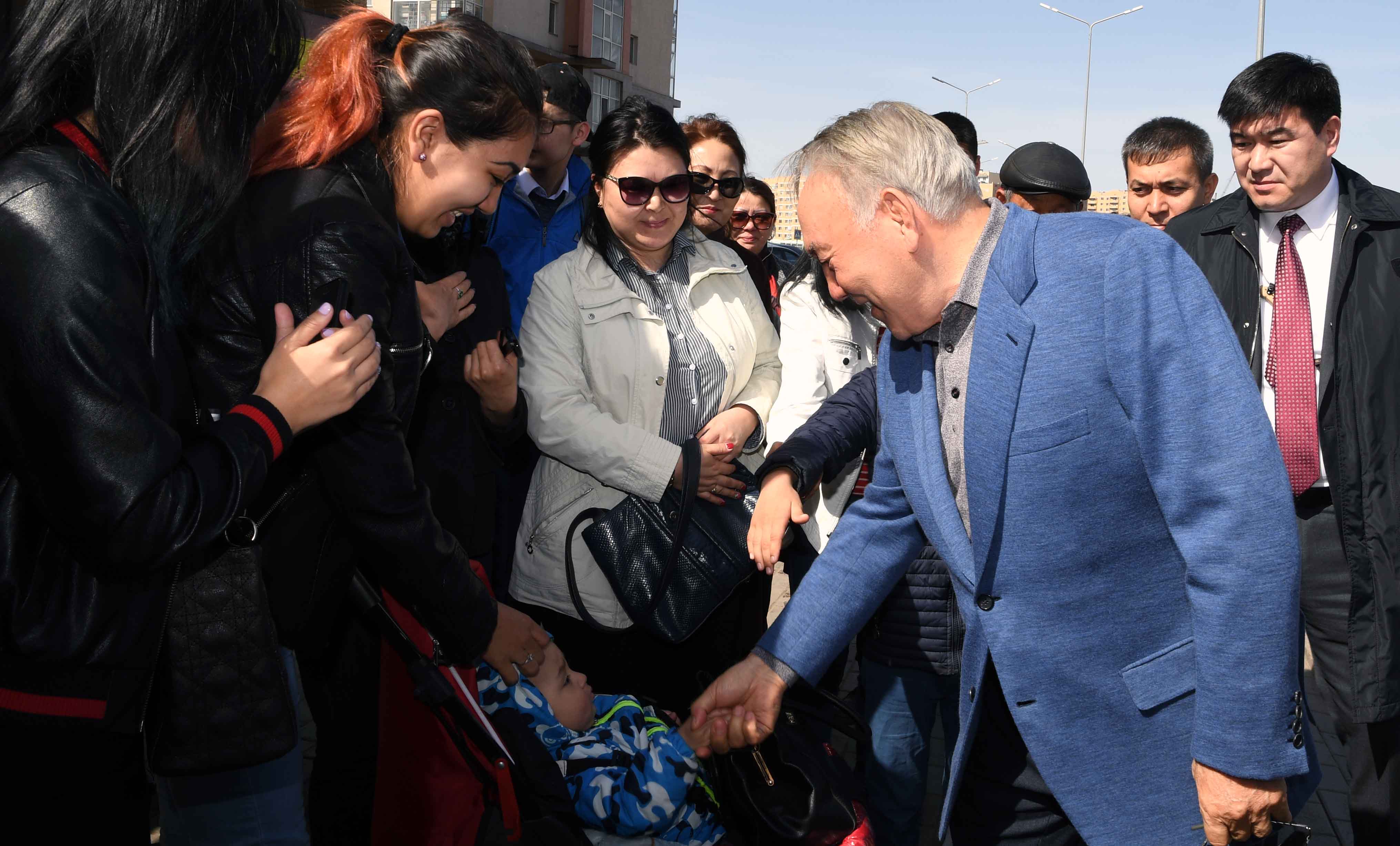 Назарбаев күтпеген жерден Астананы аралауға шықты