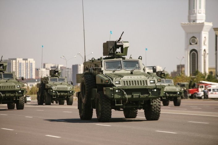 Астанада Қазақстан тарихындағы ең үлкен әскери парад өтті (ФОТО)