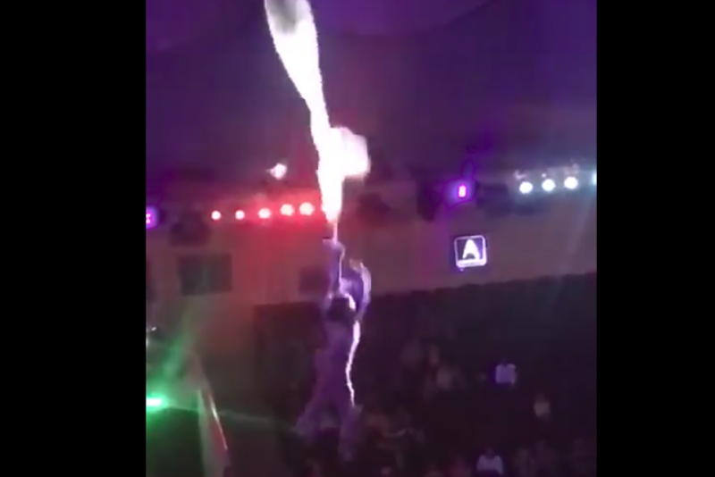 Астана циркінде әртіс қойылым кезінде биіктен құлап кетті (ВИДЕО)