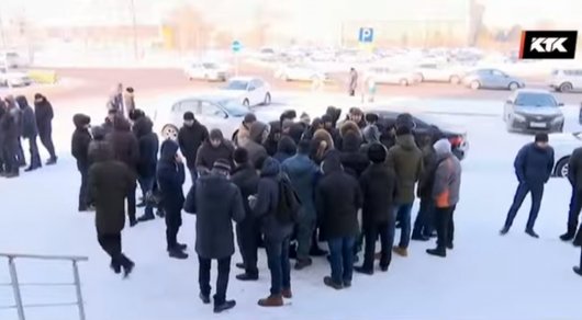 Астанадағы «Абу-Даби Плазадан» бір түнде 400-дей қазақ жұмыстан шығарылған