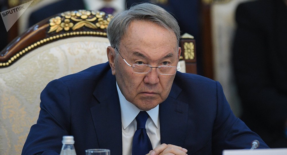 "Назарбаев өмір-бақи басқаруы мүмкін": Парламентте қандай заң қарастырылады?