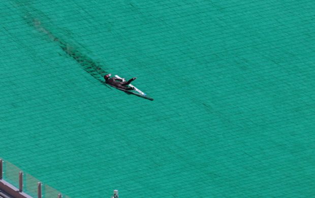 Спортшы Нұрсұлтан Назарбаевтың көз алдында 125 метр биіктіктен құлады
