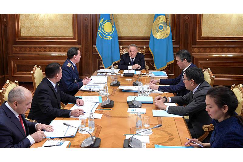 Назарбаев полиция жұмысы туралы: Адамдар өздерін қауіпсіз сезінбейді