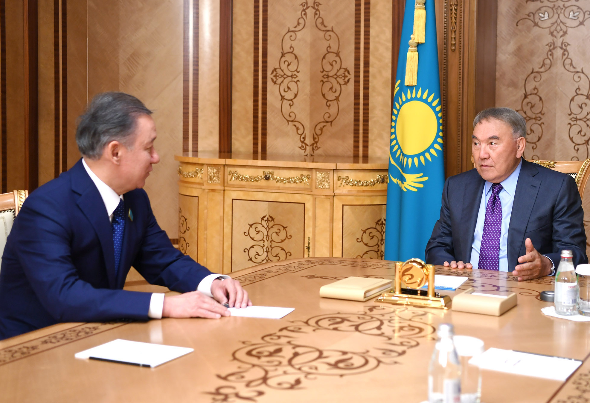 Назарбаев Парламент Мәжілісінің Төрағасы Нұрлан Нығматулинді қабылдады