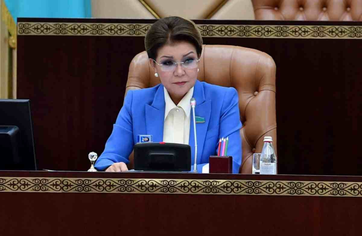 Назарбаева қазақстандық министрлерге айыппұл салуды ұсынды