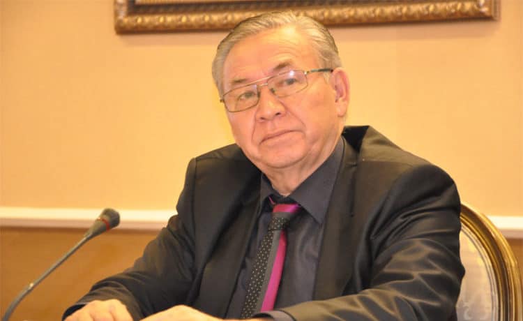 ҚАЗАҚ ПӘЛСАПАСЫНДАҒЫ ТҰҢҒЫШ ҒЫЛЫМИ ТРИЛОГИЯ
