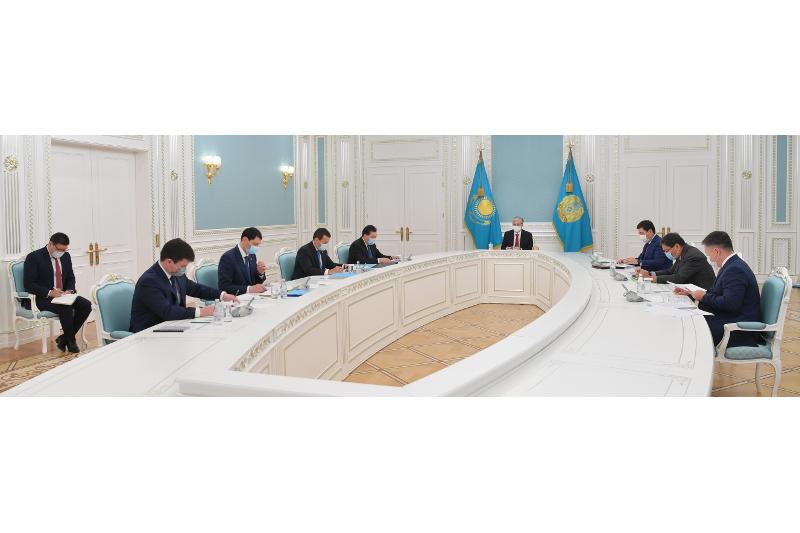 Президент әлеуметтік-экономикалық даму мәселелері жөнінде кеңес өткізді