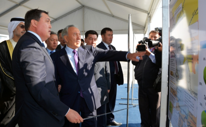Назарбаев Ақтау портын кеңейту жобасының барысымен танысты