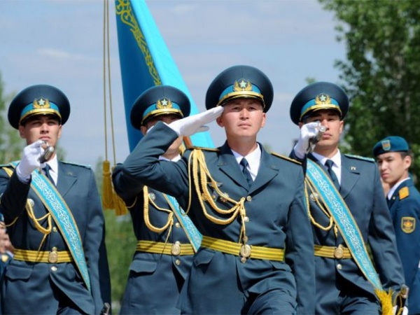 Назарбаев Каспийдегі сарбаздардың өлімінен кейін жоғары қызметтегі командирді орнынан босатты