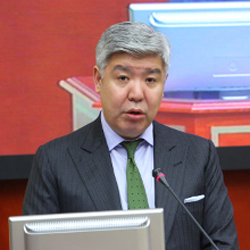 Назарбаев министр Қаппаровқа "тәбетін басуды" ескертті