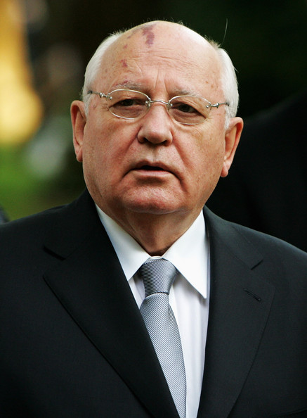 Горбачев: Мені сотқа берем дегендер – нағыз ақымақтар